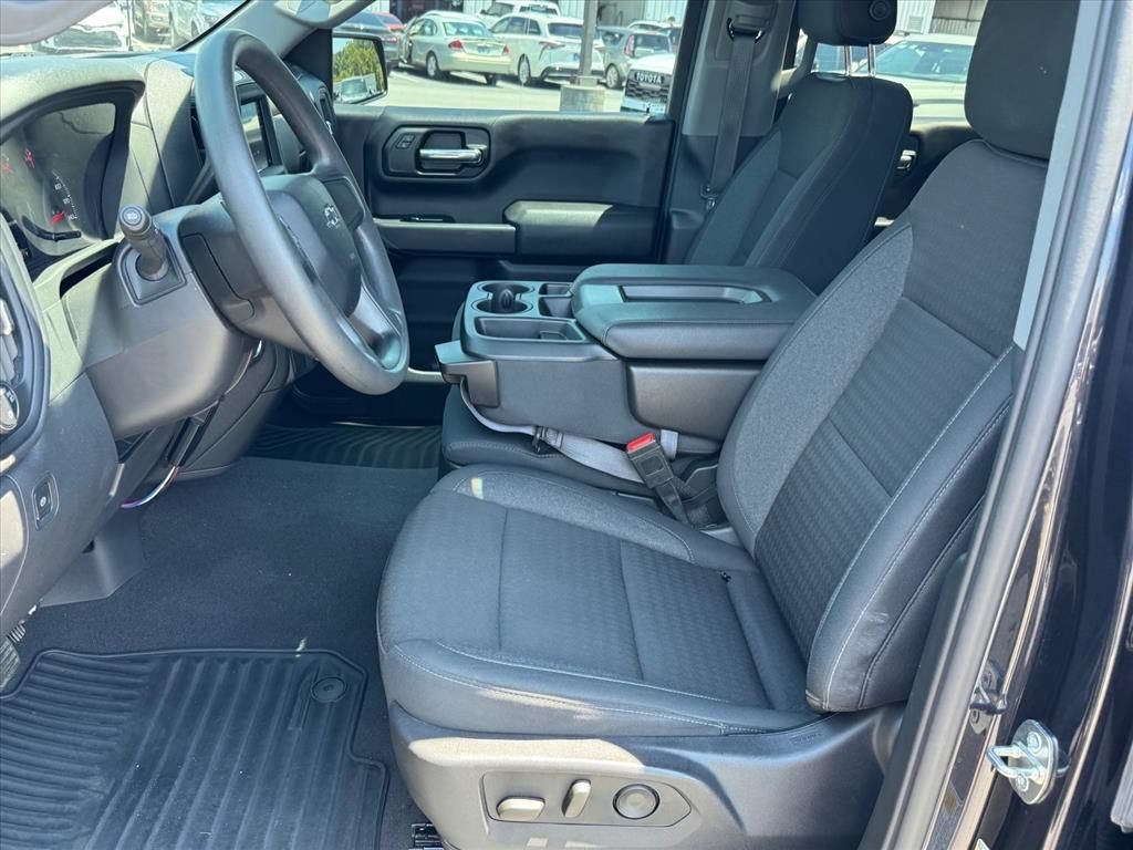 Used 2024 Chevrolet Silverado 1500 Custom Trail Boss w/ Turbomax Blackout Package AWD/4WD image 13