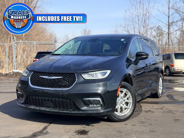 Used 2023 Chrysler Pacifica Touring-L image 1