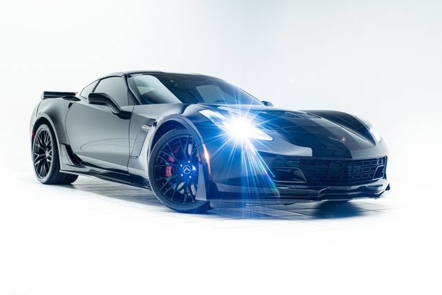 Used 2015 Chevrolet Corvette Z06 w/ 3LZ Preferred Equipment Group RWD image 5