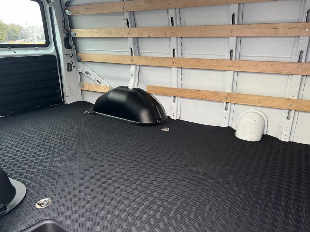 Used 2024 Chevrolet Express 2500 Work Van w/ Driver Convenience Package image 18