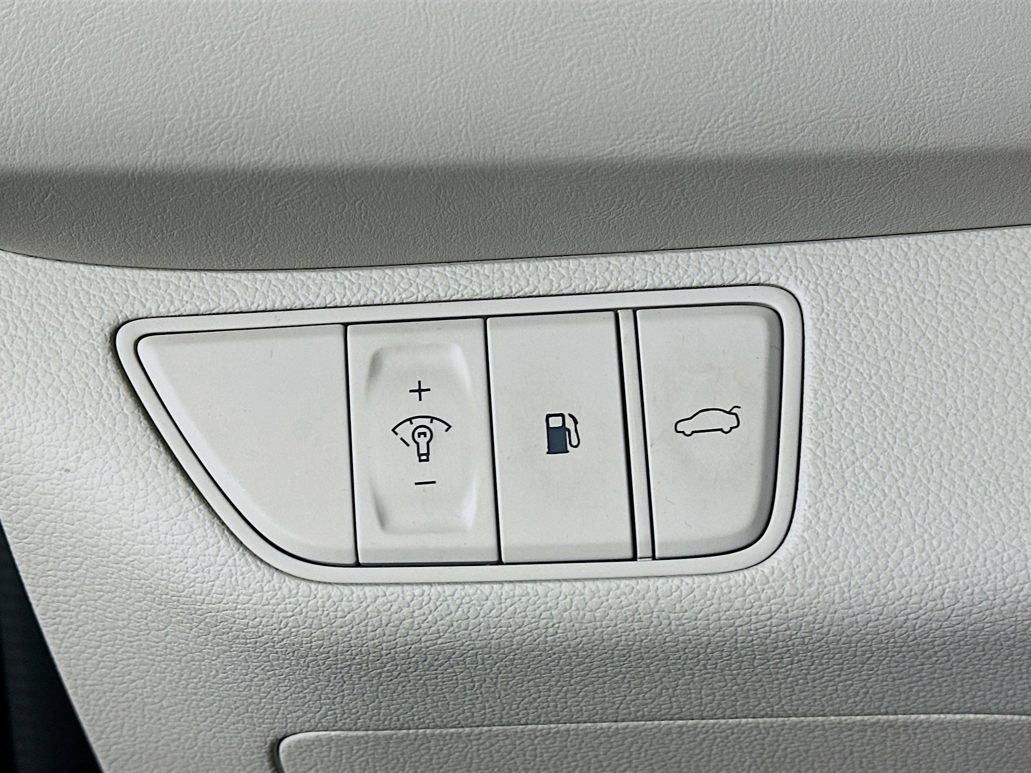 Used 2025 Genesis G70 2.5T image 17