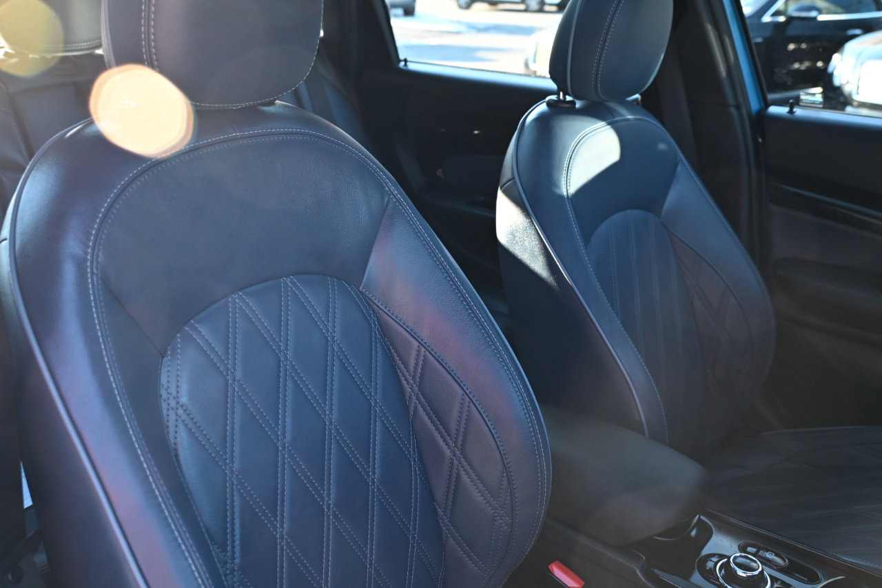 Used 2023 MINI Cooper Clubman John Cooper Works image 39