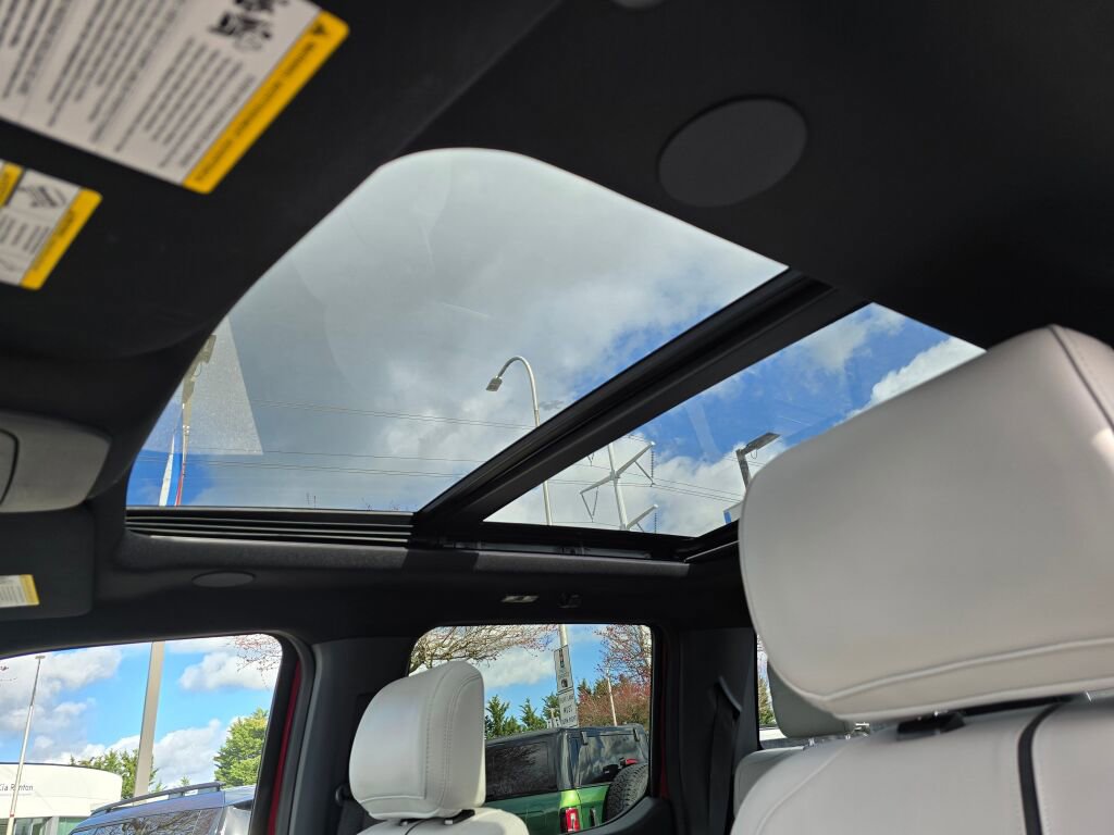 Used 2025 Ford F150 Lightning Platinum AWD/4WD image 16