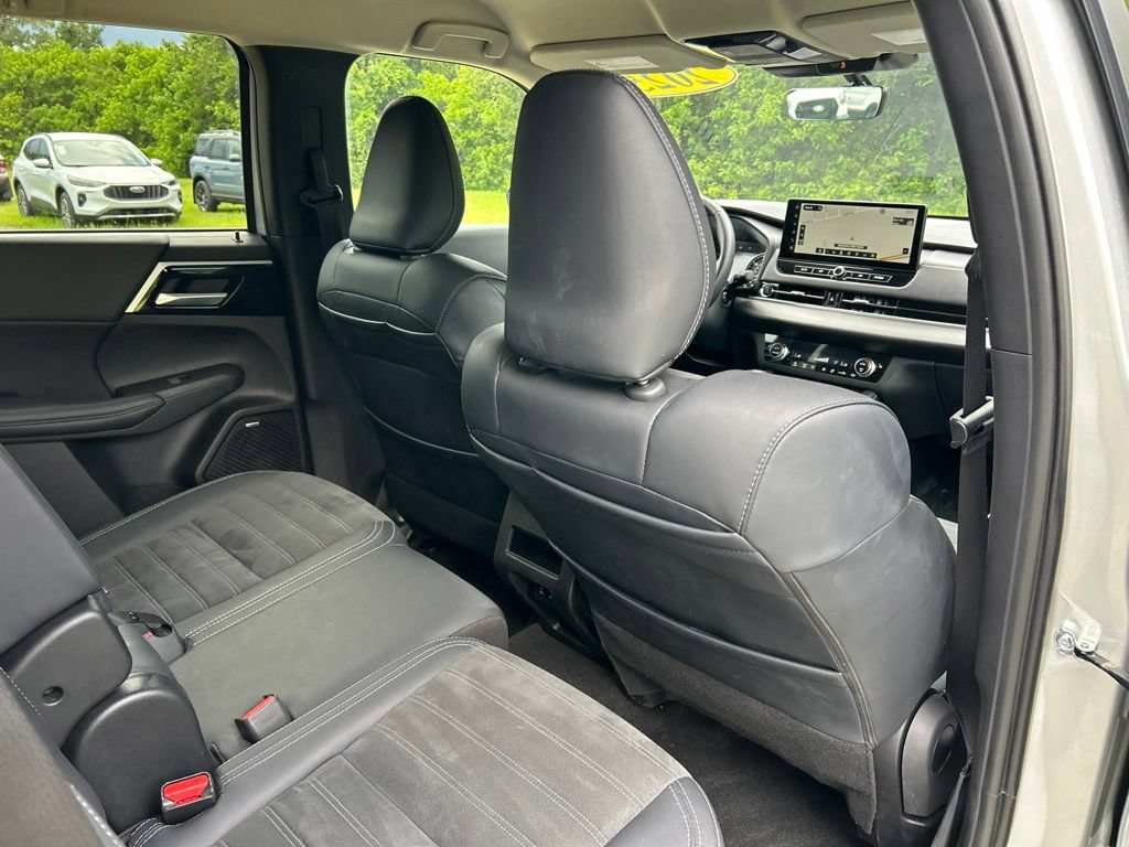 Used 2025 Mitsubishi Outlander SE AWD/4WD image 48
