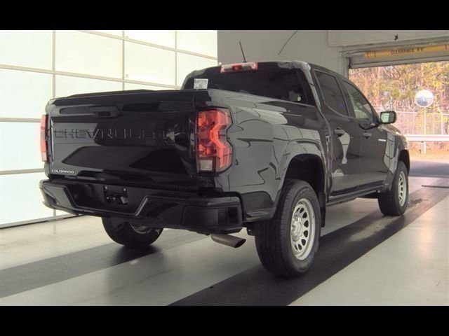 Used 2023 Chevrolet Colorado W/T image 2
