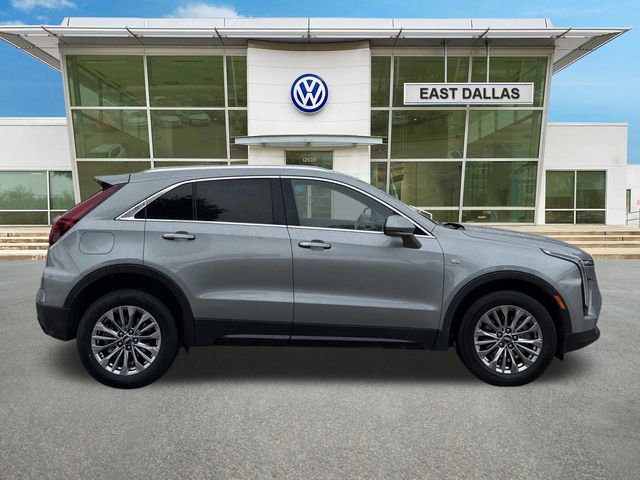 Used 2024 Cadillac XT4 Premium Luxury AWD/4WD image 2
