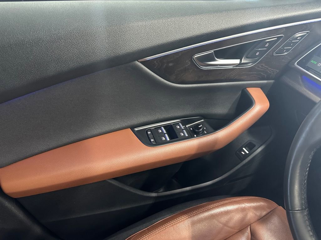 Used 2020 Audi Q8 Premium Plus w/ Premium Plus Package image 11