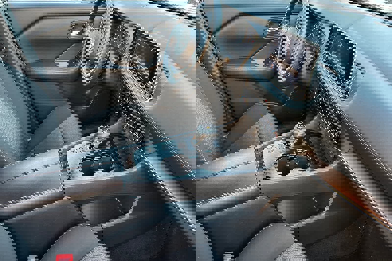 Used 2024 Nissan Rogue SV image 18