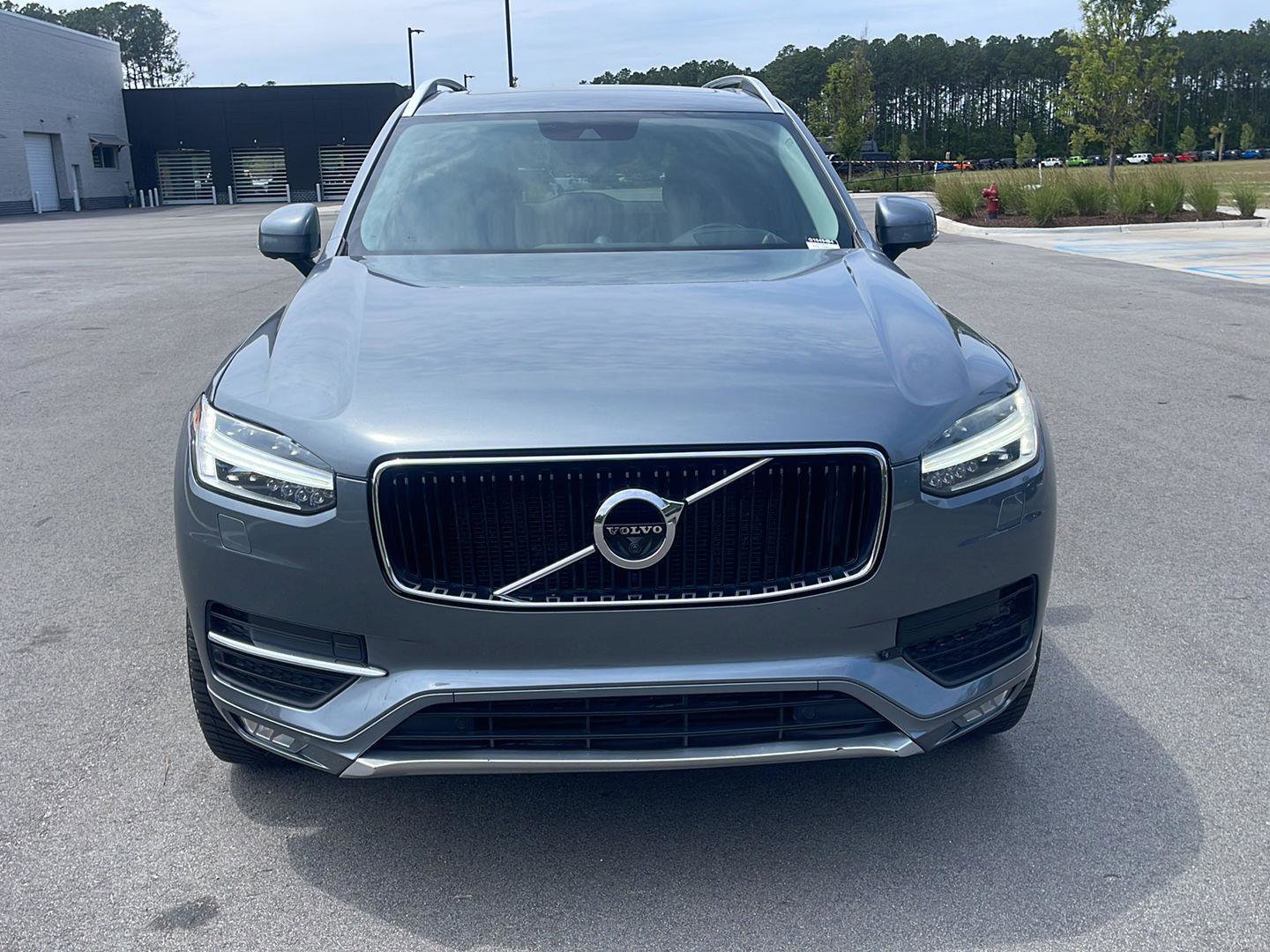 Used 2016 Volvo XC90 T6 Momentum w/ Momentum Plus Package AWD/4WD image 2