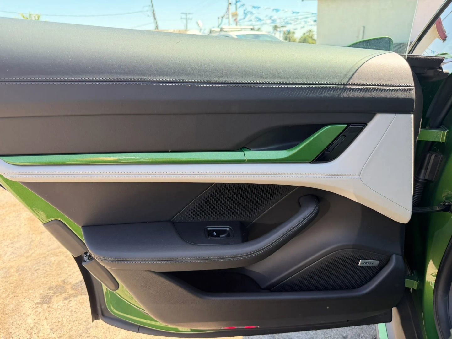 Used 2020 Porsche Taycan 4S image 13