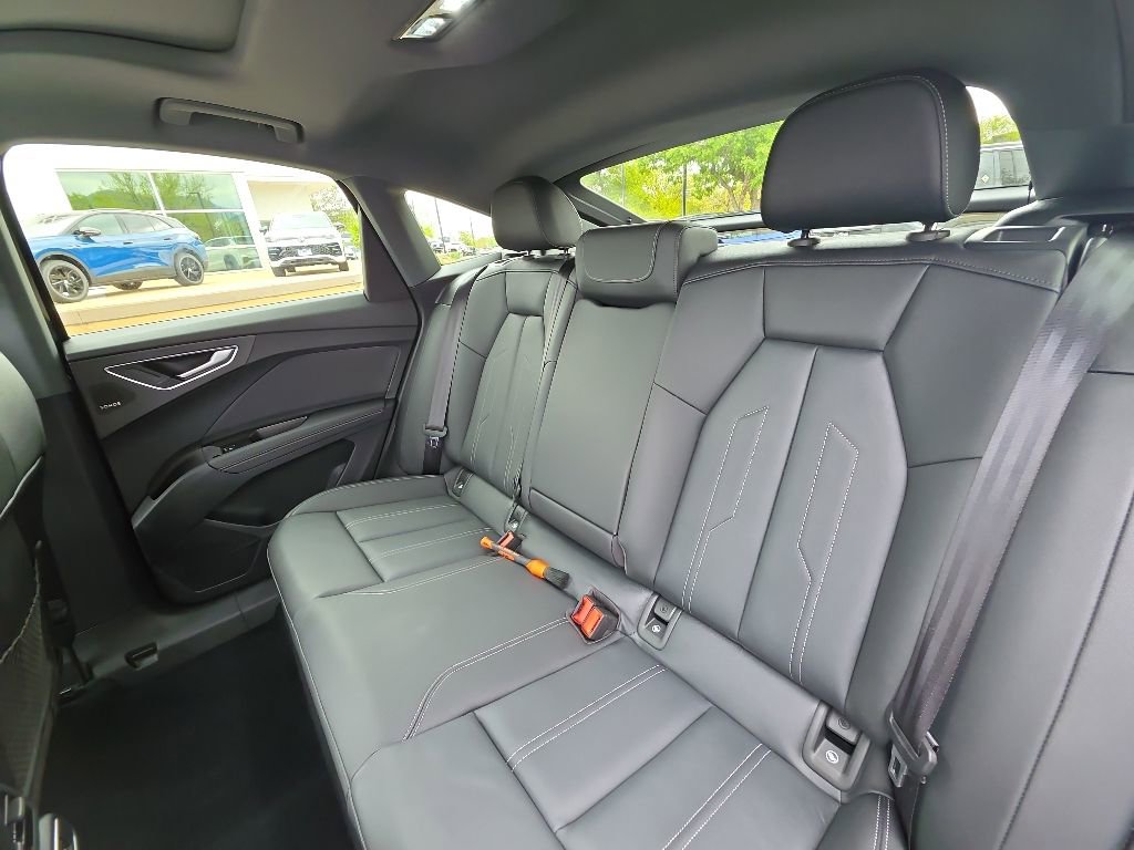 Used 2024 Audi Q4 e-tron Premium Plus w/ Premium Plus AWD/4WD image 21