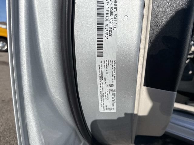 Used 2024 Chrysler Pacifica Touring-L FWD image 17