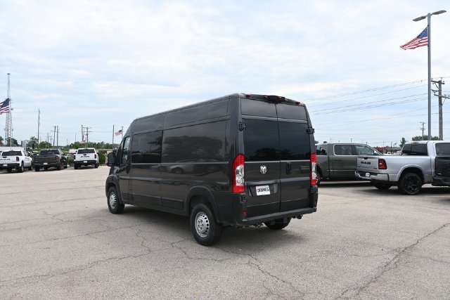 New 2026 RAM ProMaster 2500 w/ Crew Van Package FWD image 10