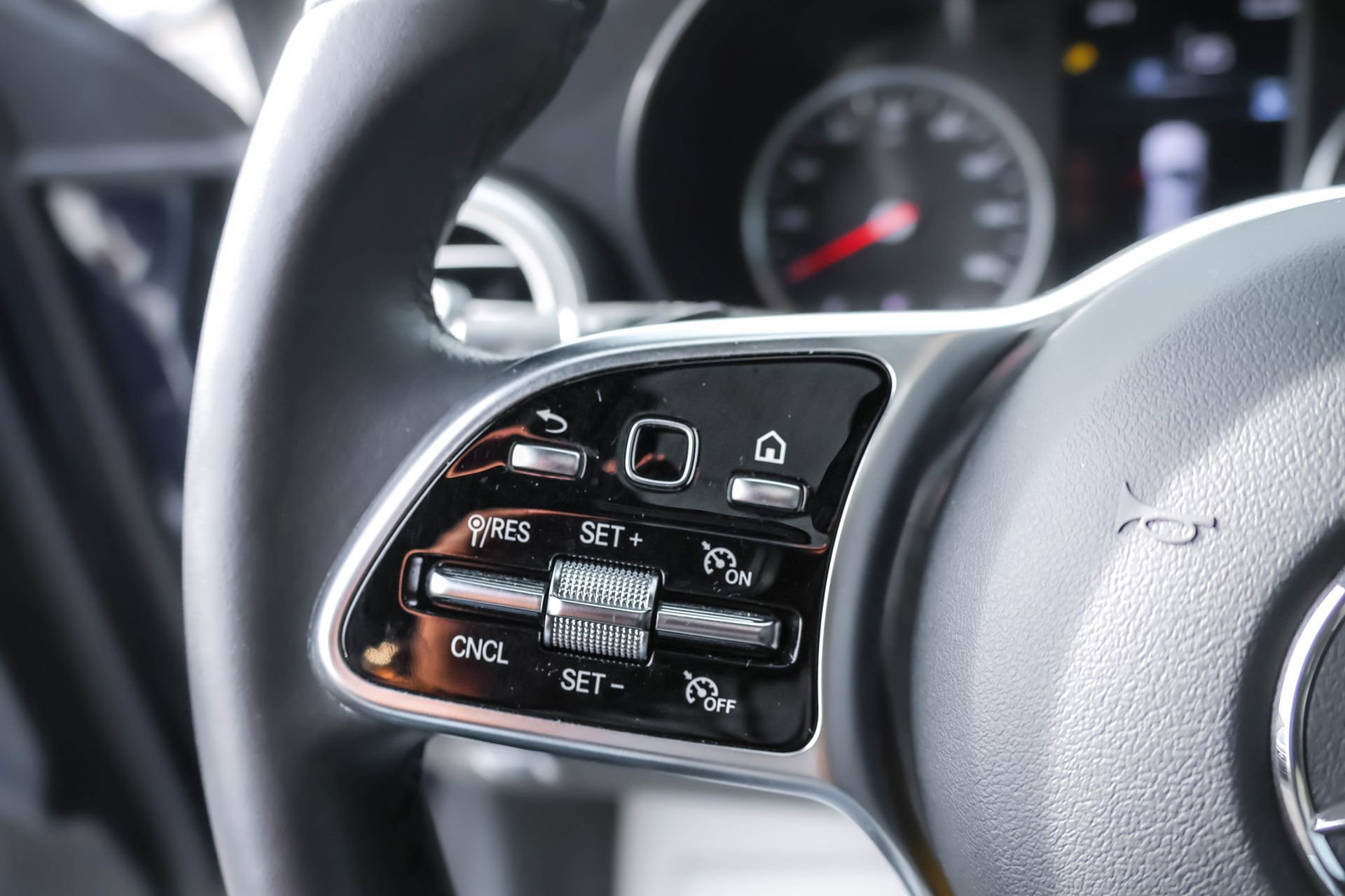 Used 2021 Mercedes-Benz GLC 300 4MATIC Coupe image 23