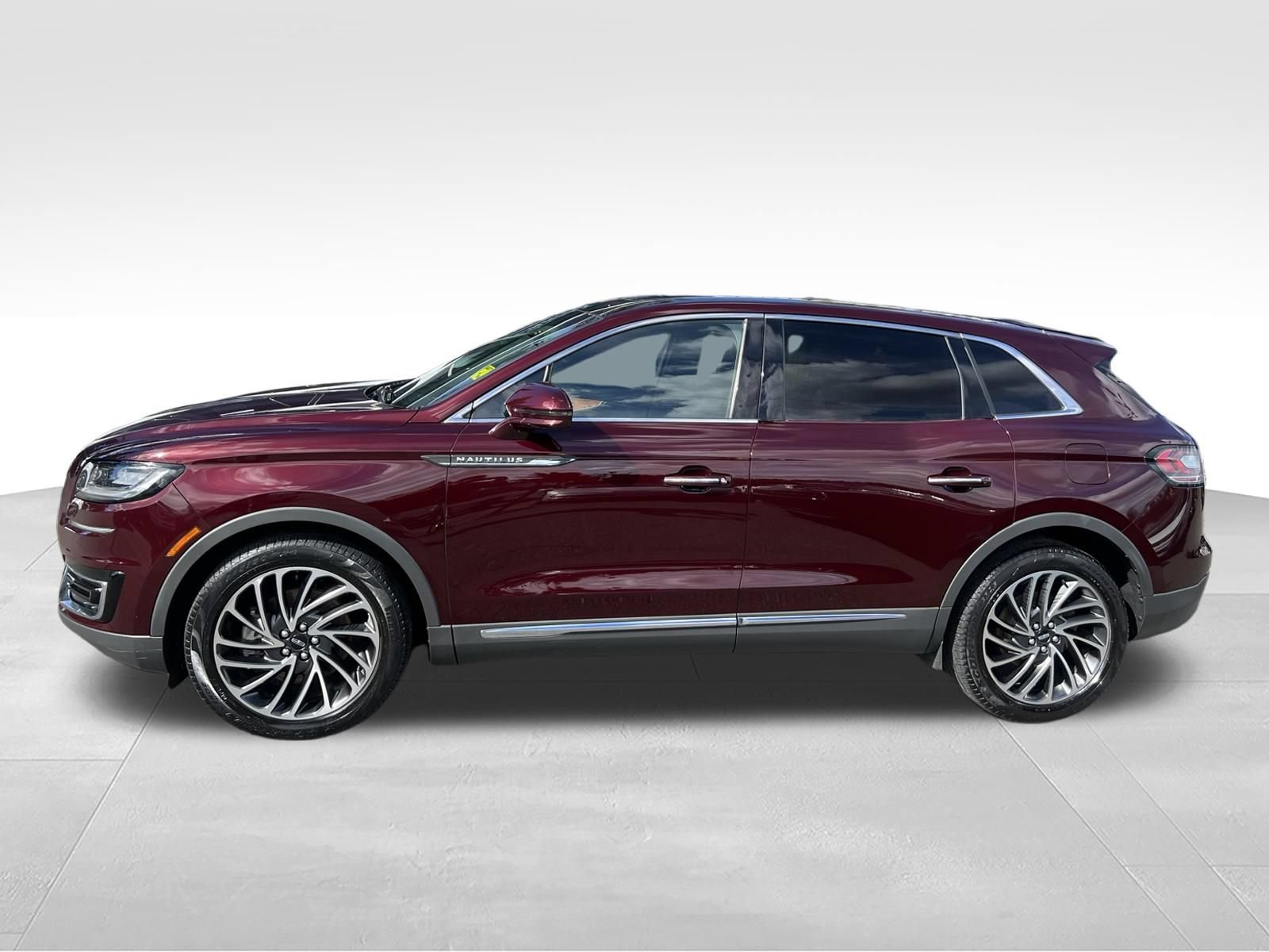 Used 2019 Lincoln Nautilus Reserve AWD/4WD image 2
