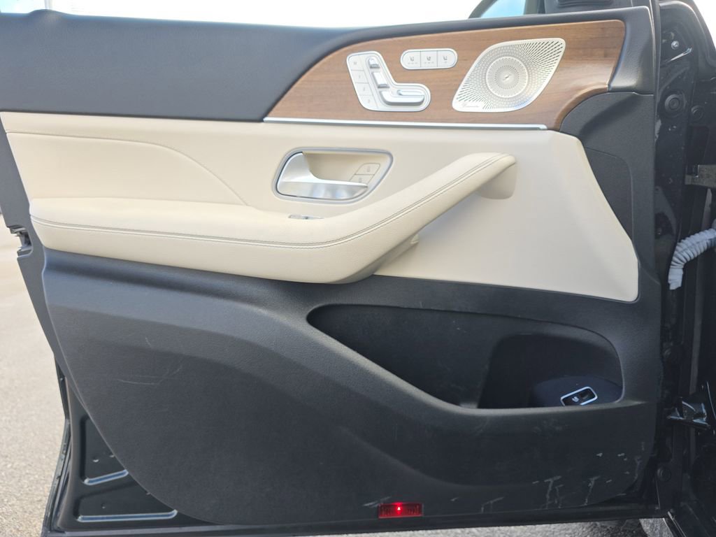 Used 2022 Mercedes-Benz GLS 450 4MATIC image 38