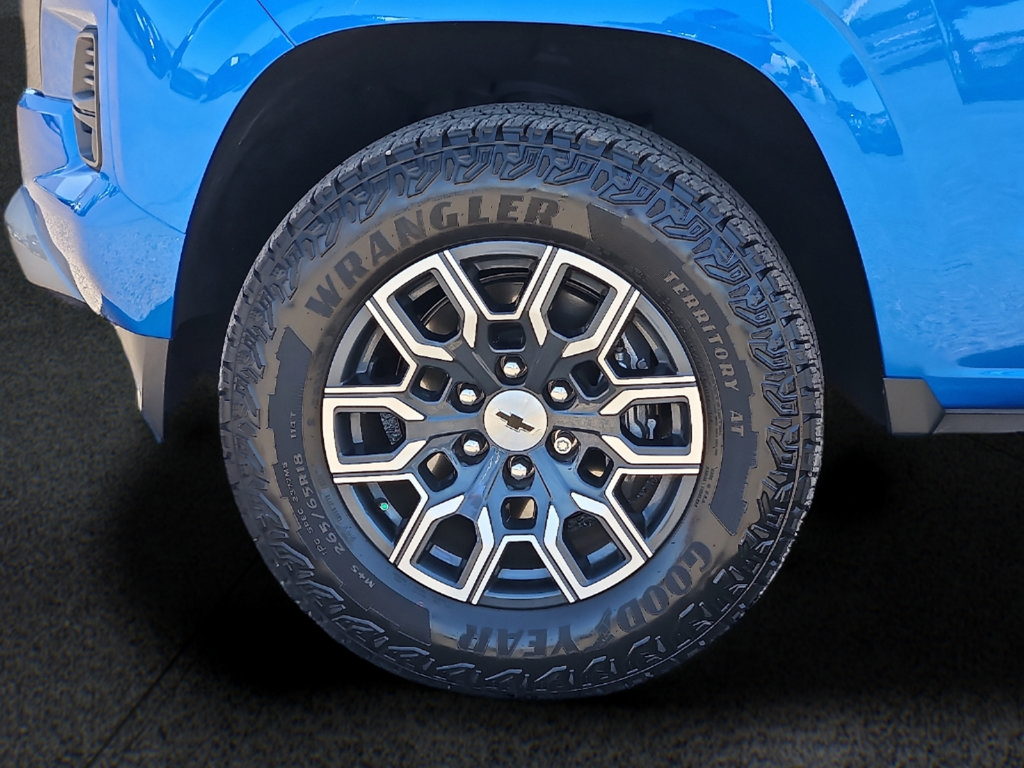 Used 2024 Chevrolet Colorado Z71 w/ Z71 Convenience Package 2 AWD/4WD image 8