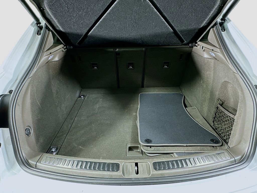 New 2025 Porsche Macan image 28