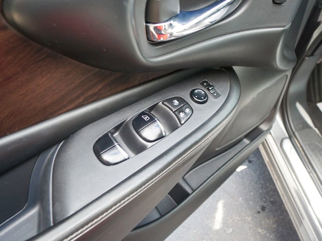 Used 2019 Nissan Murano Platinum w/ Cargo Package image 17