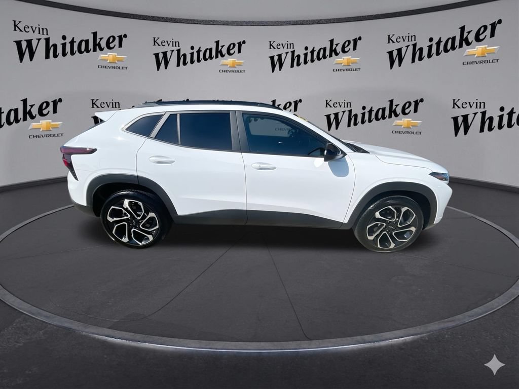 Certified 2025 Chevrolet Trax RS w/ Driver Confidence Package FWD image 10