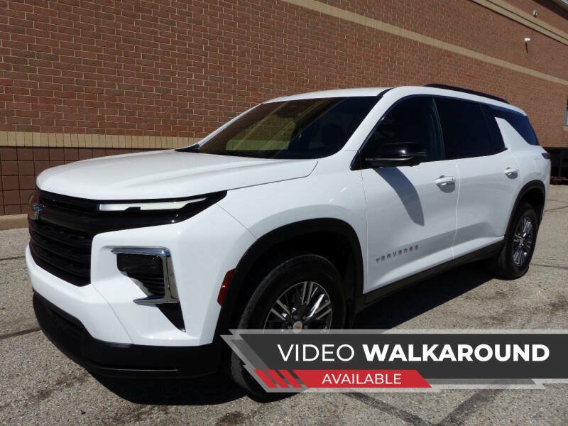 Used 2026 Chevrolet Traverse LT w/ Driver Confidence Package AWD/4WD image 1