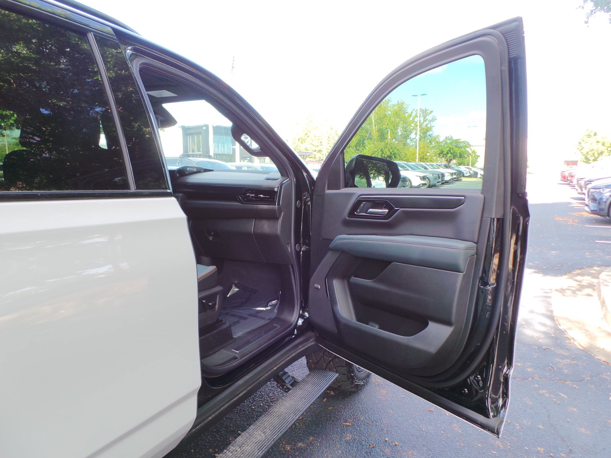 Used 2026 GMC Yukon AT4 AWD/4WD image 47