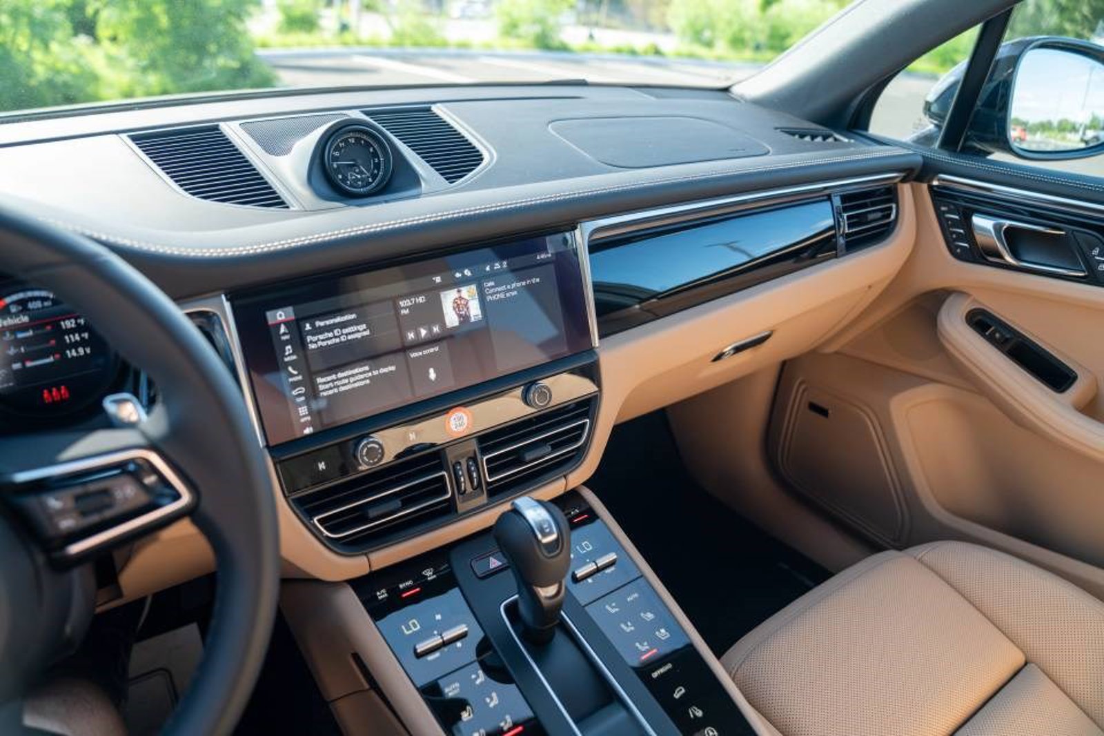 New 2026 Porsche Macan AWD/4WD image 10