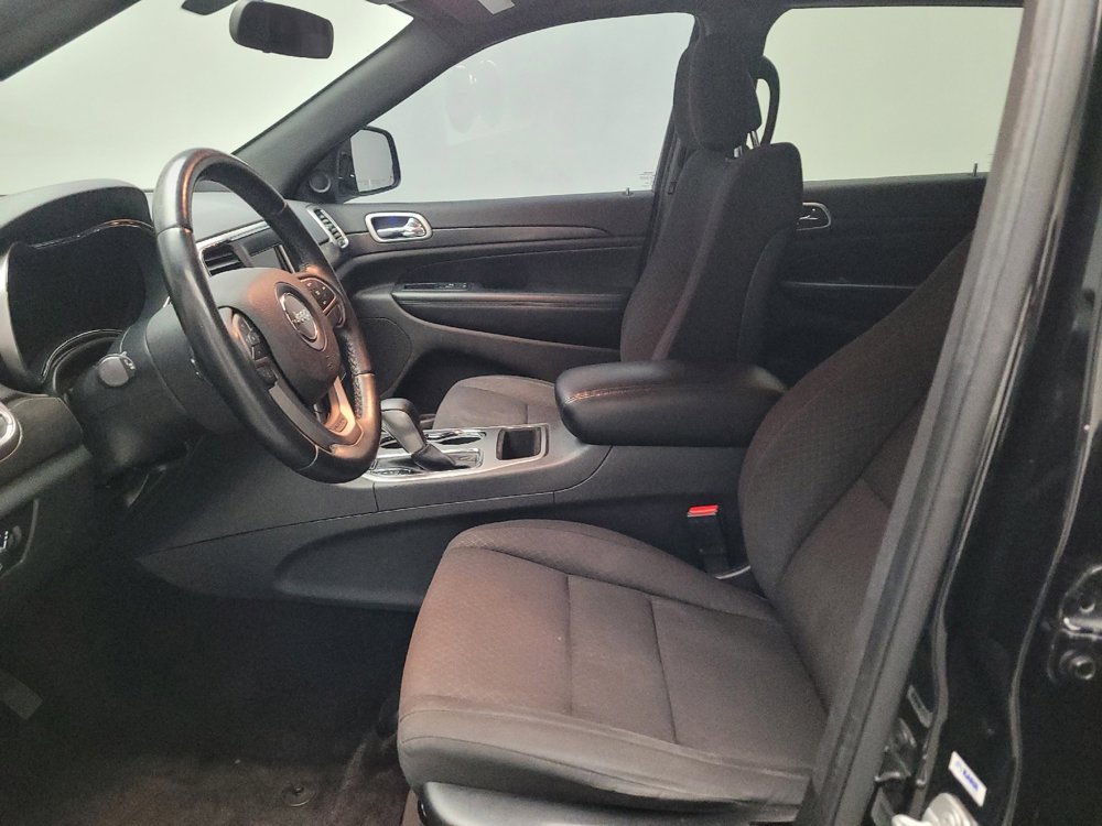 Used 2018 Jeep Grand Cherokee Laredo RWD image 17
