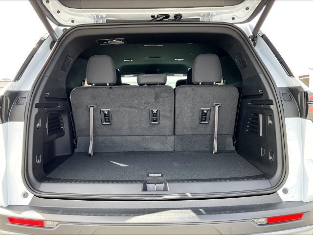 New 2027 Chevrolet Traverse LT w/ Driver Confidence Package AWD/4WD image 15