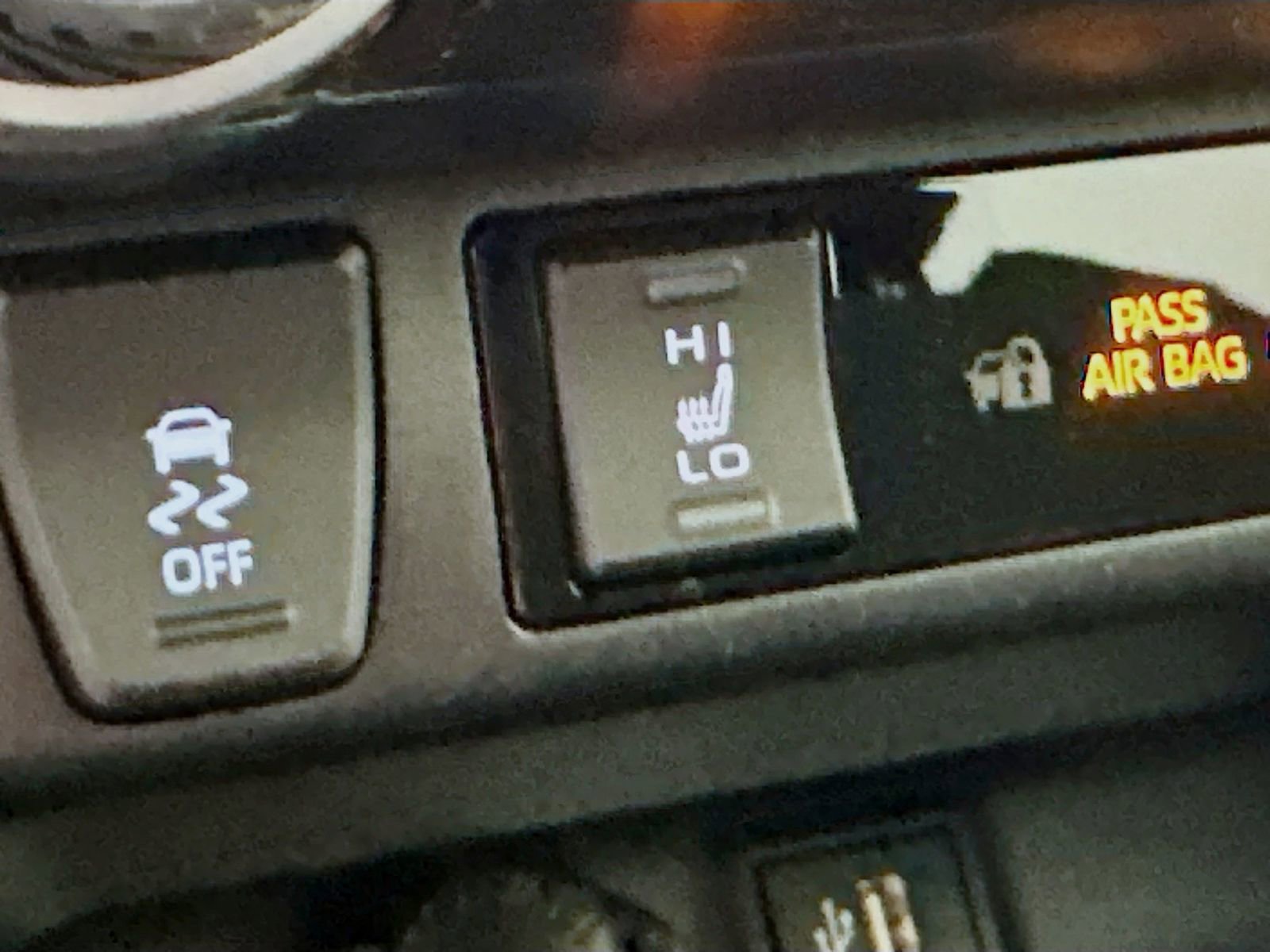 Certified 2025 Toyota RAV4 XLE w/ Convenience Package image 20