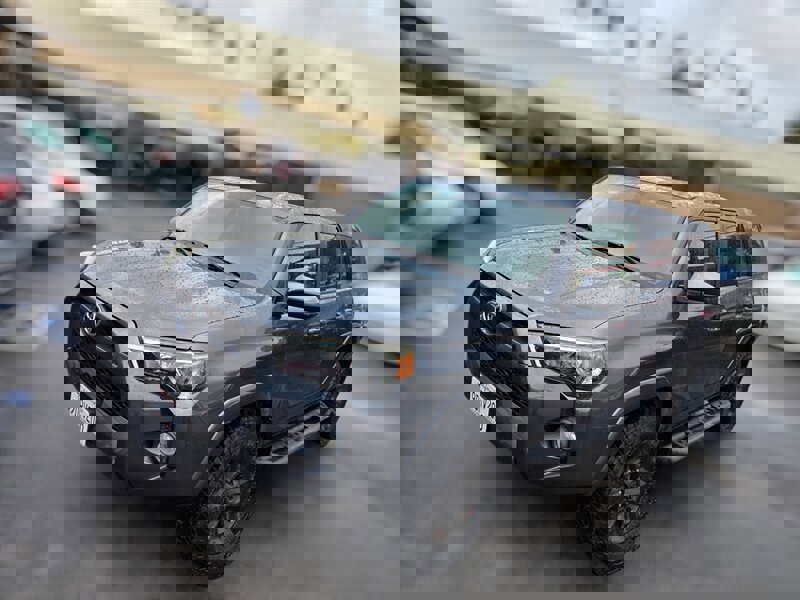 Used 2016 Toyota 4Runner SR5 image 2