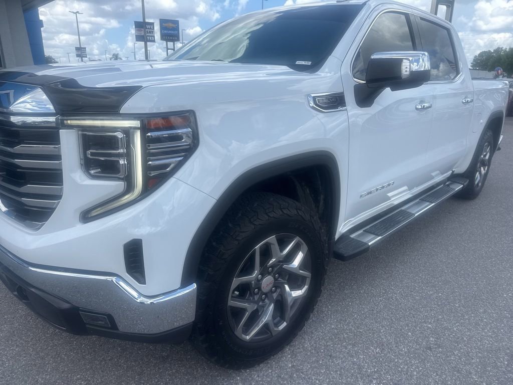 Used 2023 GMC Sierra 1500 SLT w/ SLT Premium Package AWD/4WD image 9
