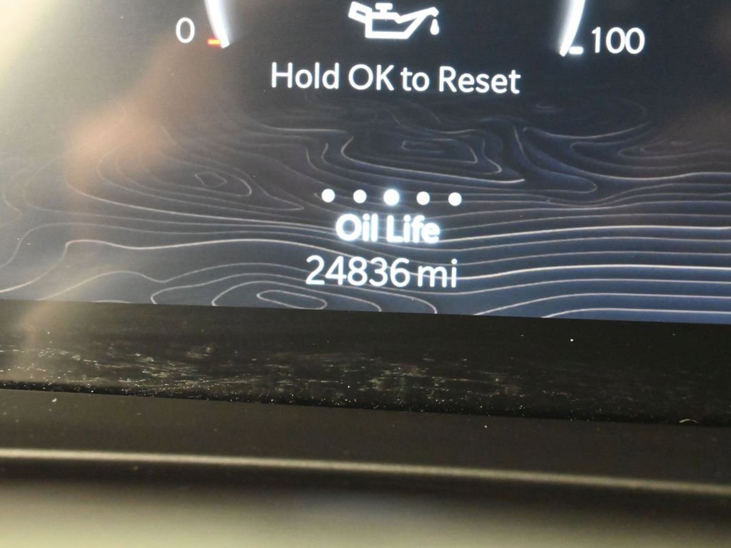 Used 2023 Jeep Grand Cherokee Limited w/ Black Appearance Package image 32