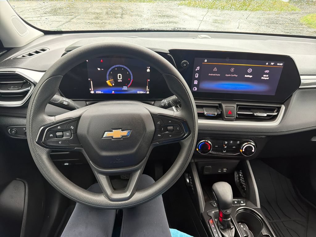 Used 2025 Chevrolet TrailBlazer LS w/ LS Convenience Package FWD image 14
