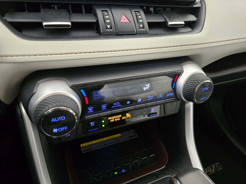Used 2021 Toyota RAV4 Limited FWD image 35