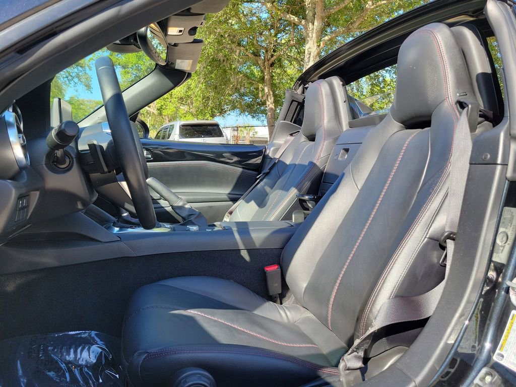Used 2019 MAZDA MX-5 Miata RF Grand Touring RWD image 13