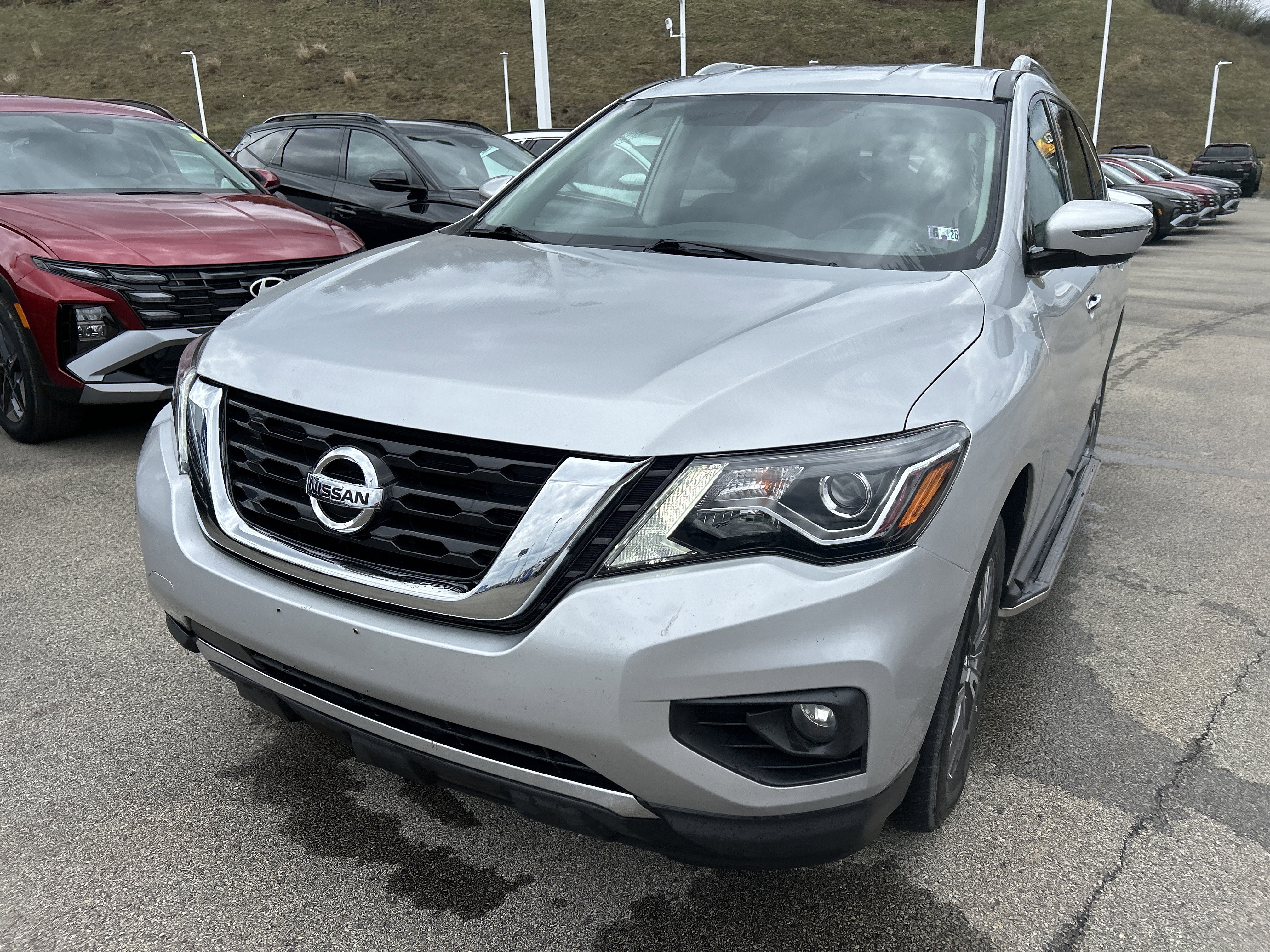 Used 2020 Nissan Pathfinder SV image 29