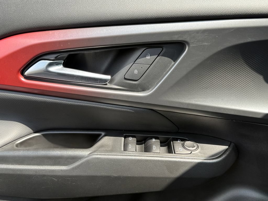 Used 2024 Chevrolet Equinox EV RS FWD image 11