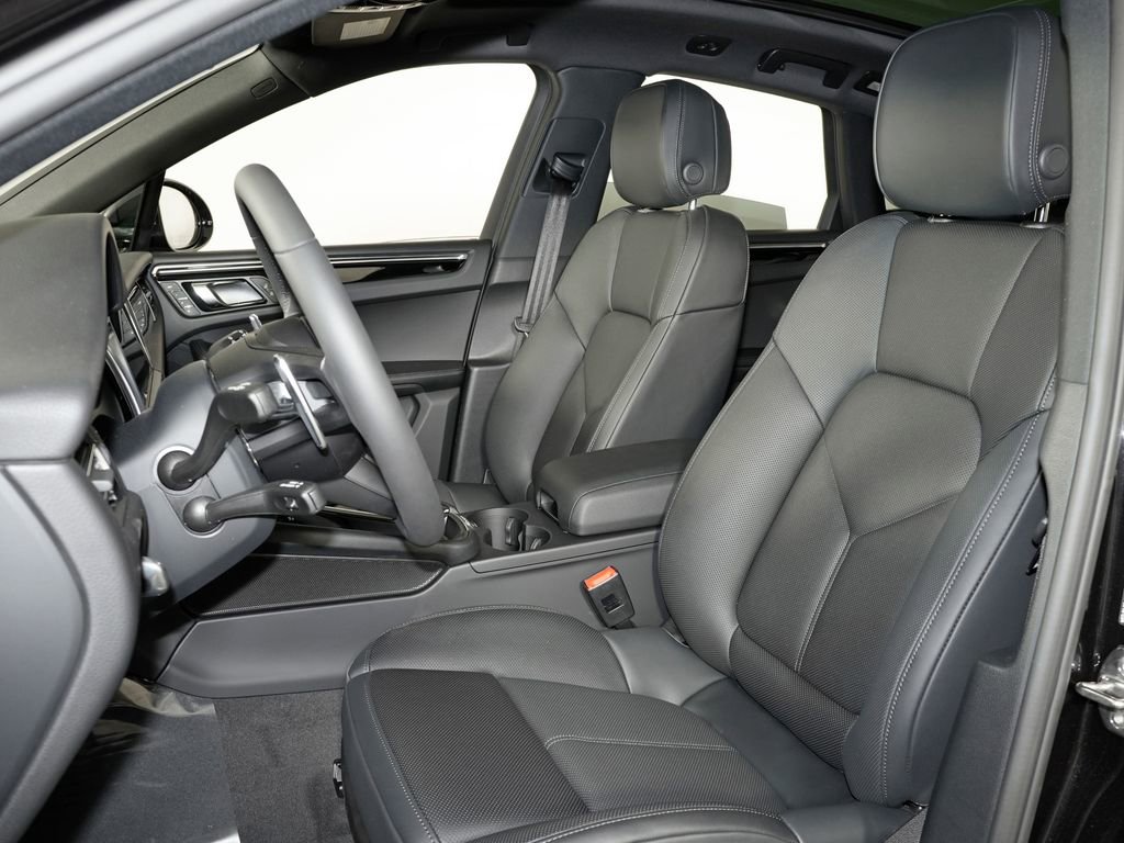 New 2026 Porsche Macan S AWD/4WD image 5