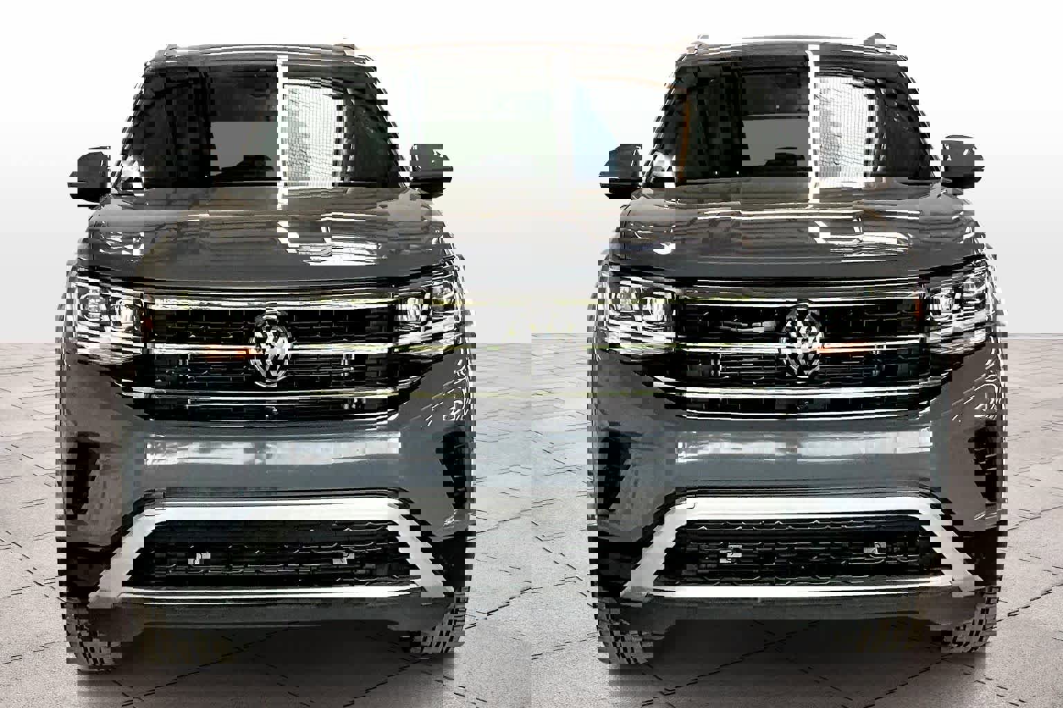 Used 2021 Volkswagen Atlas Cross Sport SEL Premium image 3