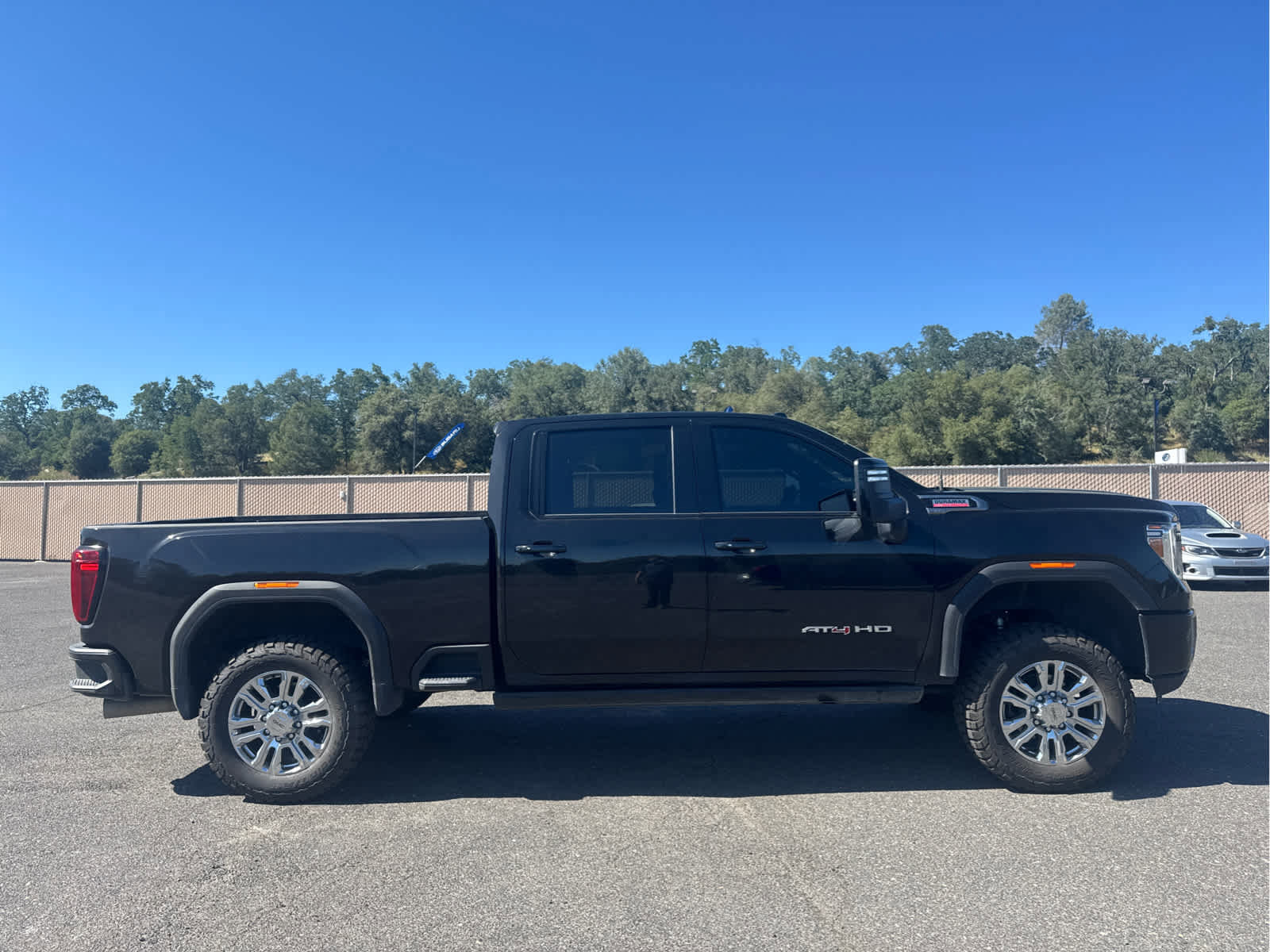 Used 2023 GMC Sierra 3500 AT4 w/ AT4 Premium Plus Package AWD/4WD image 4