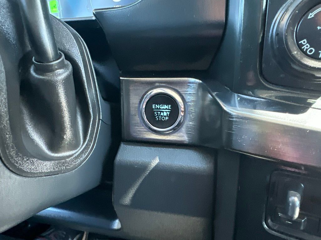 Used 2023 Ford F350 Lariat w/ Sport Appearance Package AWD/4WD image 6