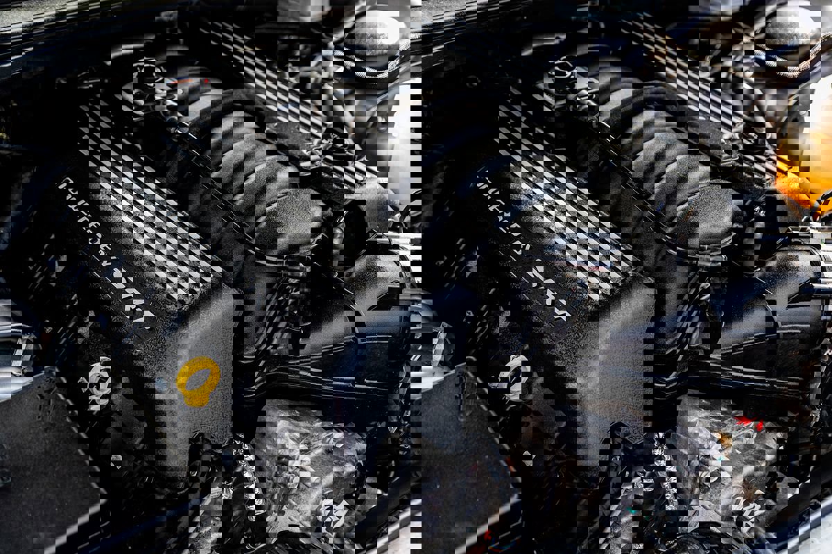 Used 2016 Dodge Challenger R/T Scat Pack w/ Leather Interior Group image 42