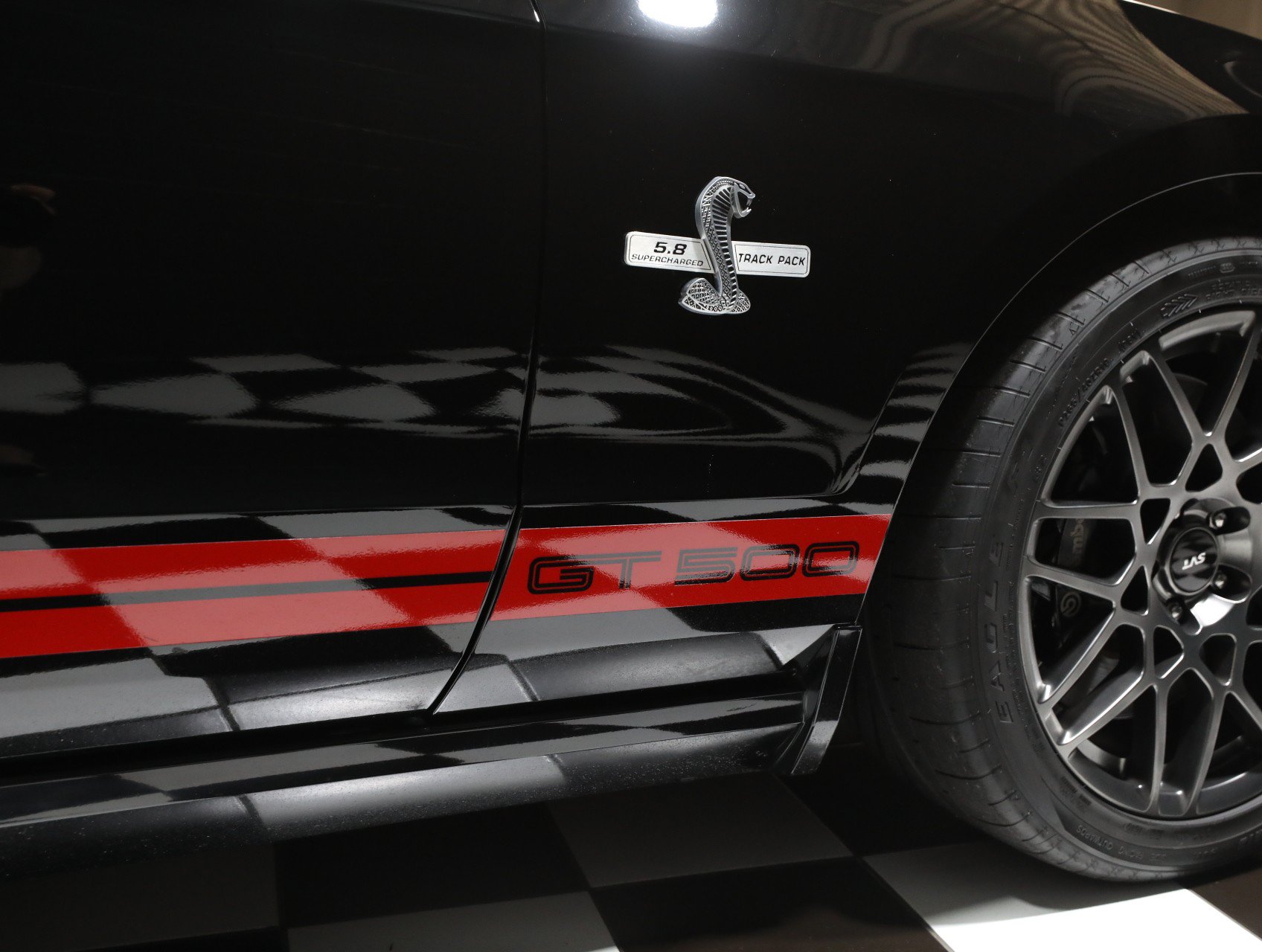 Used 2013 Ford Mustang Shelby GT500 RWD image 17