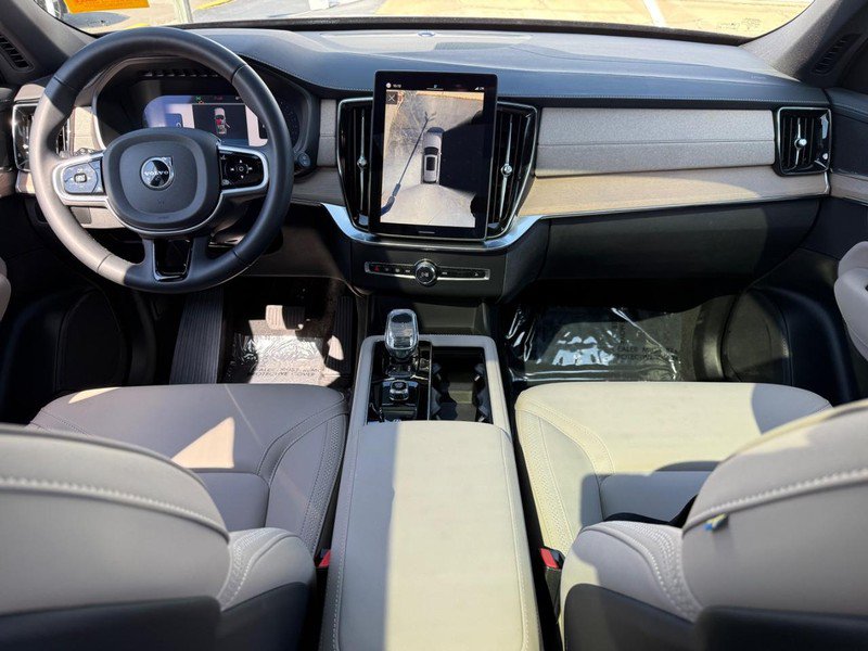 Certified 2025 Volvo XC90 B6 Plus AWD/4WD image 12