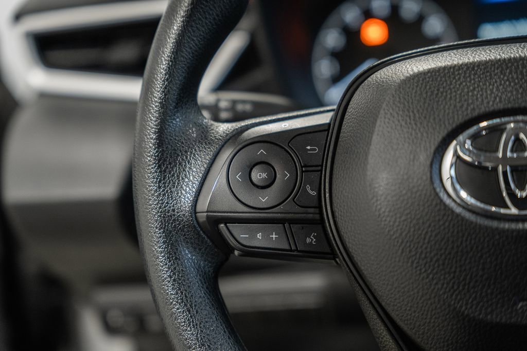 Used 2025 Toyota Corolla LE image 24