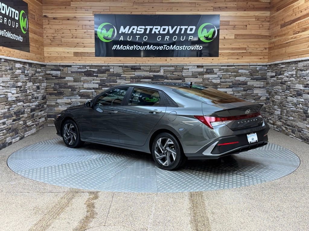 Certified 2025 Hyundai Elantra SEL w/ Cargo Package FWD image 7