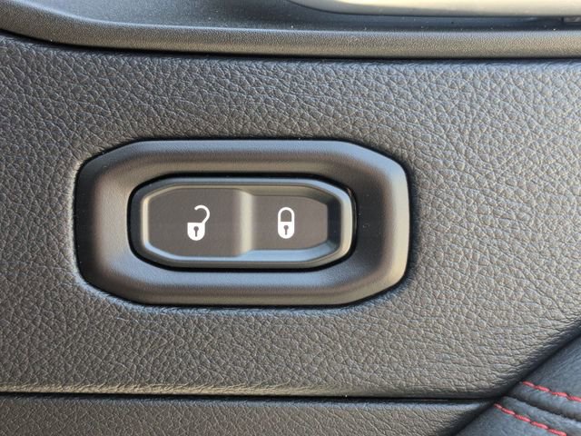 Used 2018 Jeep Wrangler Unlimited Rubicon image 32