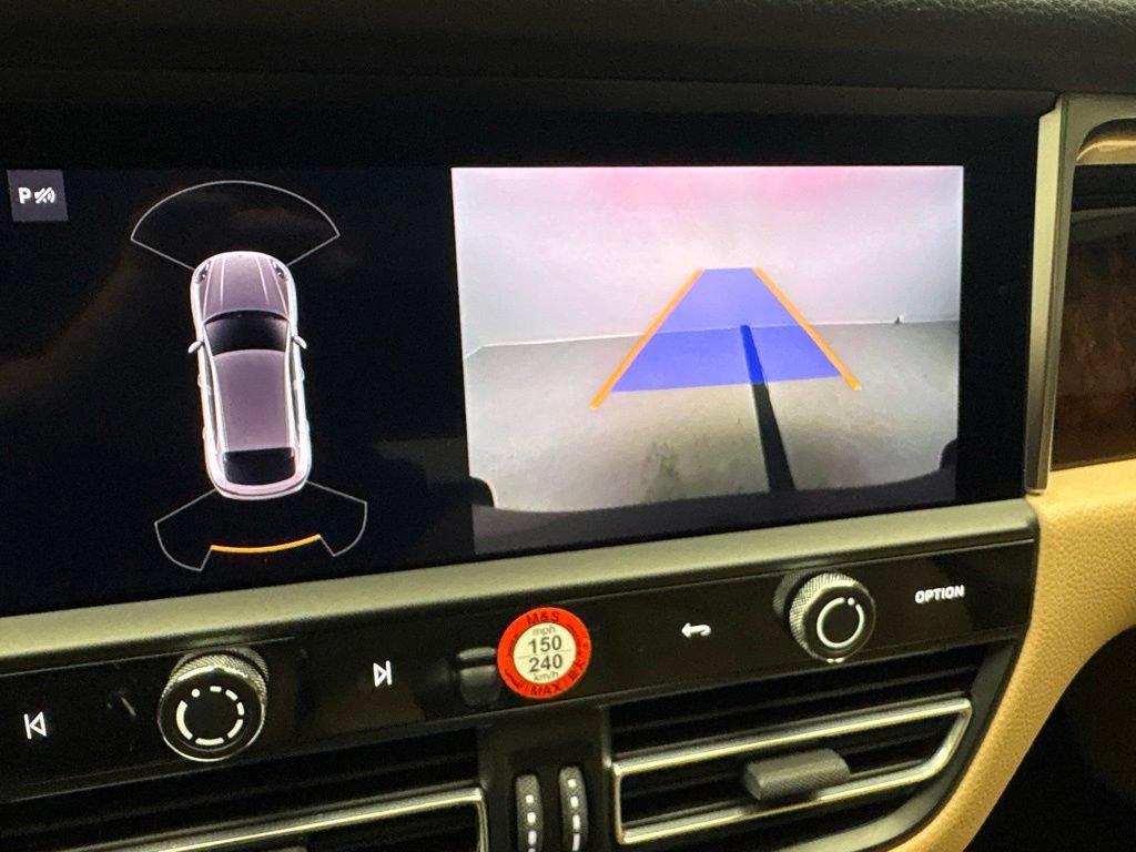 Certified 2024 Porsche Macan AWD/4WD image 41