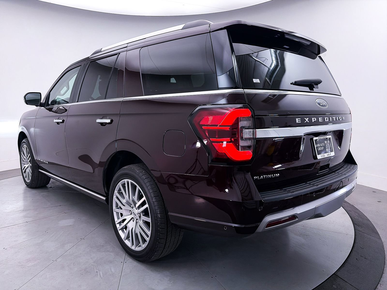 Used 2024 Ford Expedition Platinum AWD/4WD image 15